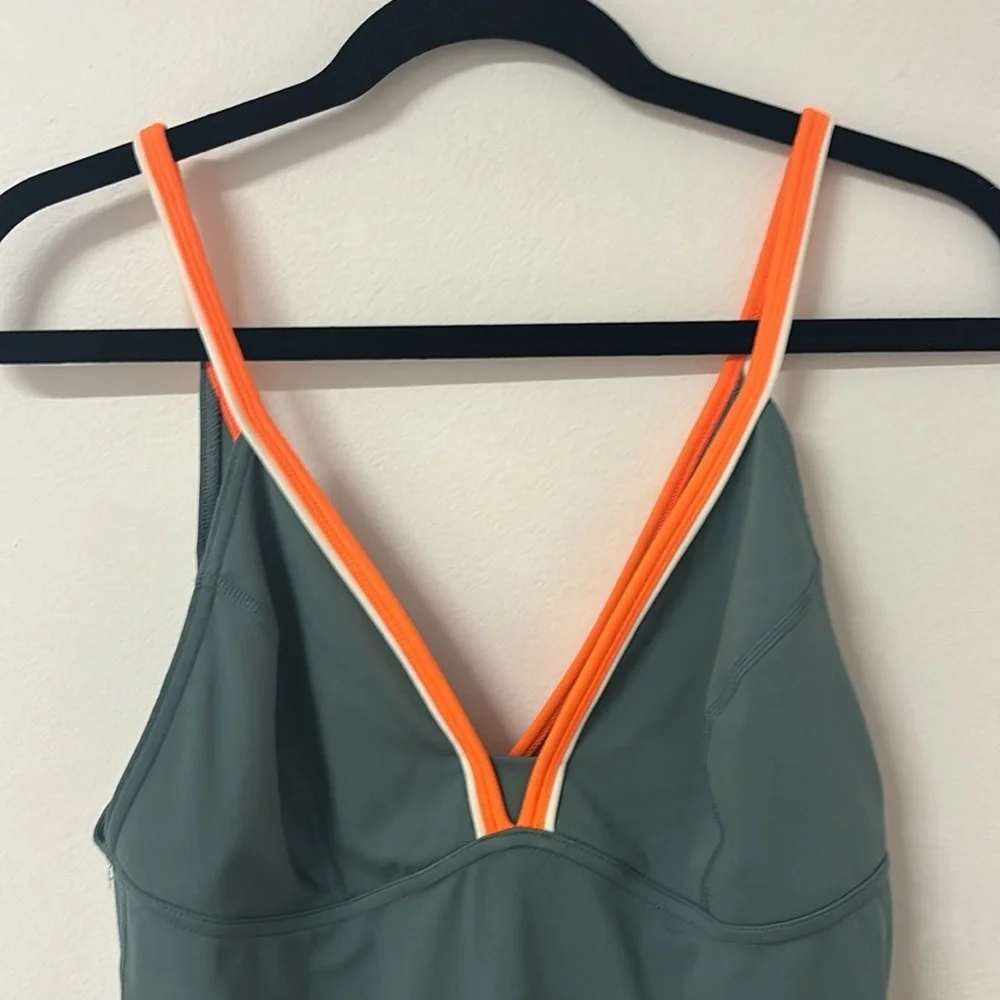 NWOT FREE PEOPLE FPMOVEMENT SKORTSIE GREEN - Picture 6 of 9